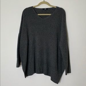 Gray UNIQLO size L sweater